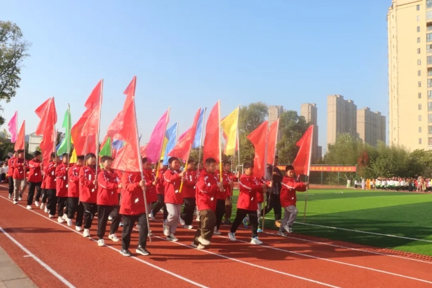 童心飞扬梦起航 运动赛场谱华章